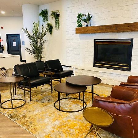 The Suites Hotel At Waterfront Plaza 덜루스 외부 사진
