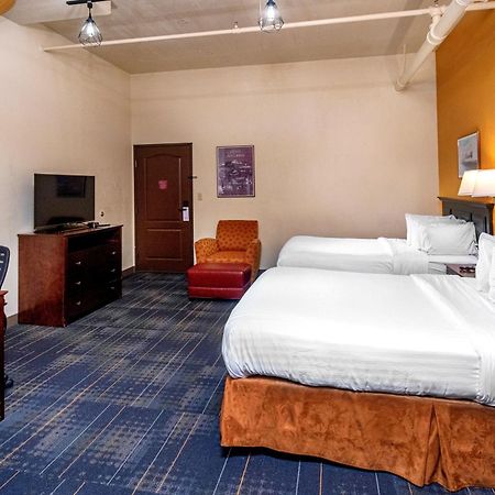 The Suites Hotel At Waterfront Plaza 덜루스 외부 사진