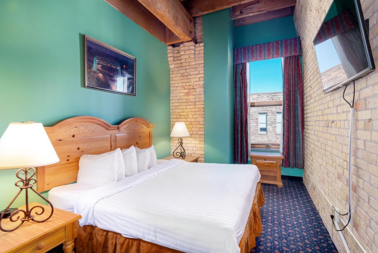 The Suites Hotel At Waterfront Plaza 덜루스 외부 사진