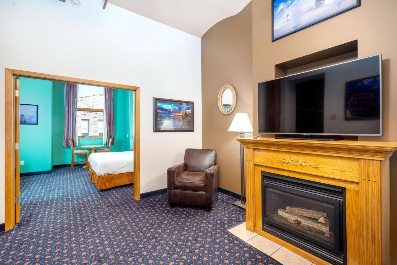 The Suites Hotel At Waterfront Plaza 덜루스 외부 사진