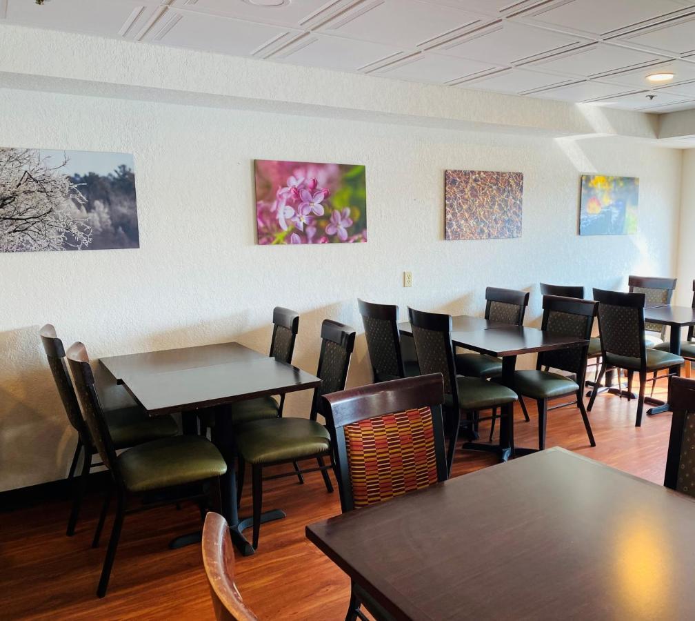 The Suites Hotel At Waterfront Plaza 덜루스 외부 사진