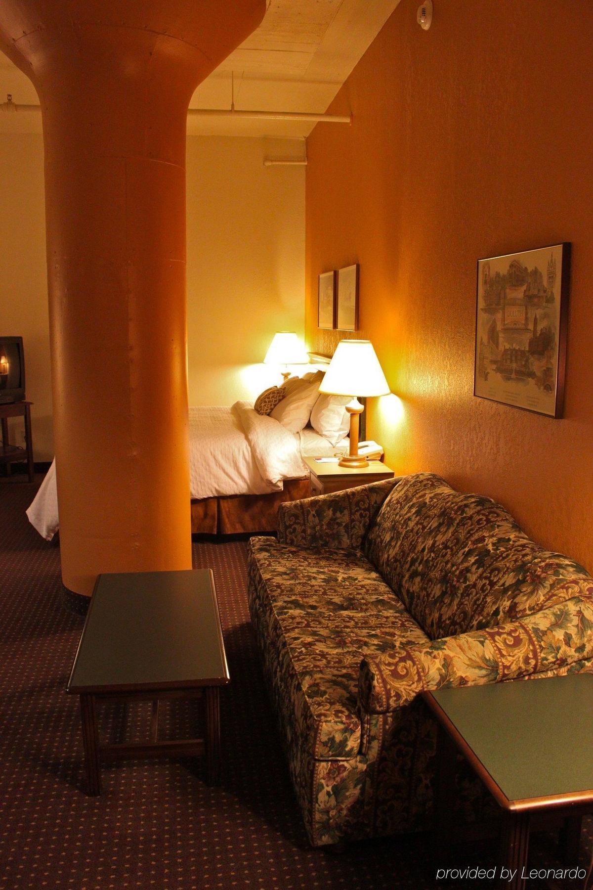 The Suites Hotel At Waterfront Plaza 덜루스 객실 사진