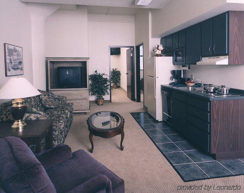 The Suites Hotel At Waterfront Plaza 덜루스 객실 사진