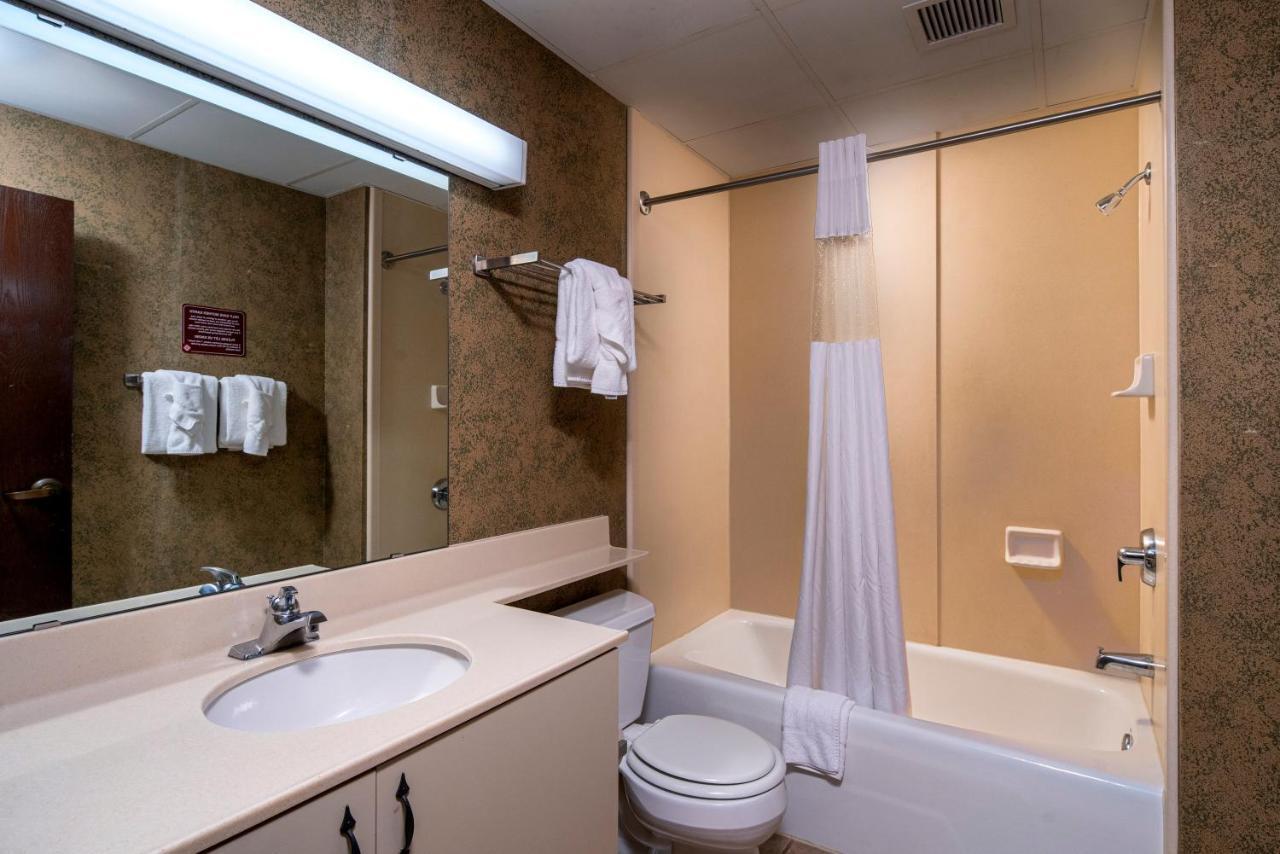 The Suites Hotel At Waterfront Plaza 덜루스 외부 사진