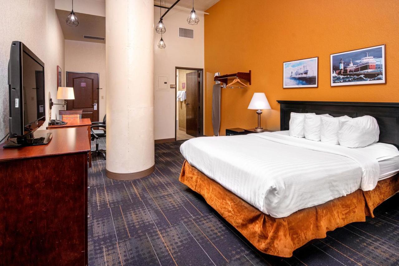 The Suites Hotel At Waterfront Plaza 덜루스 외부 사진