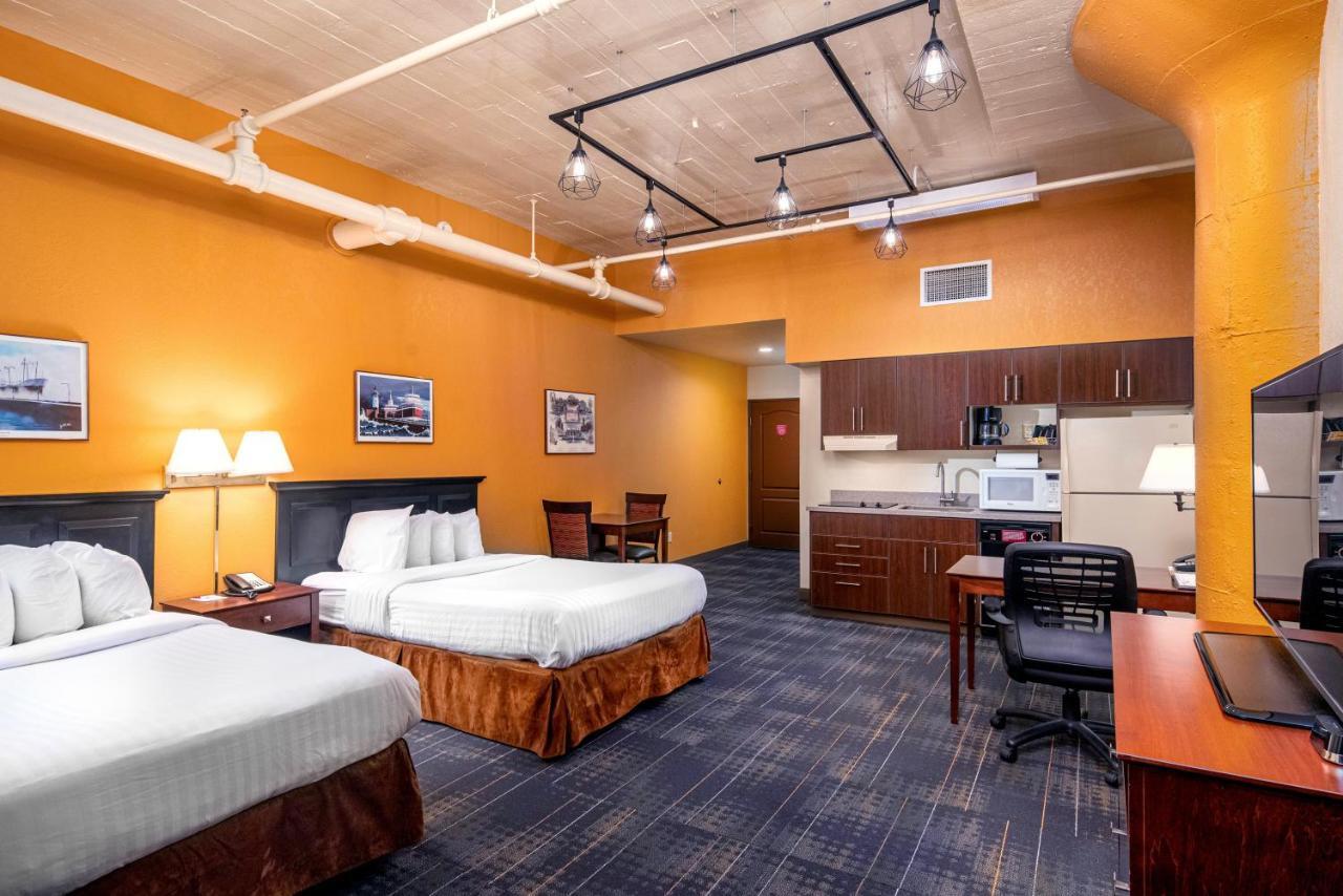 The Suites Hotel At Waterfront Plaza 덜루스 외부 사진