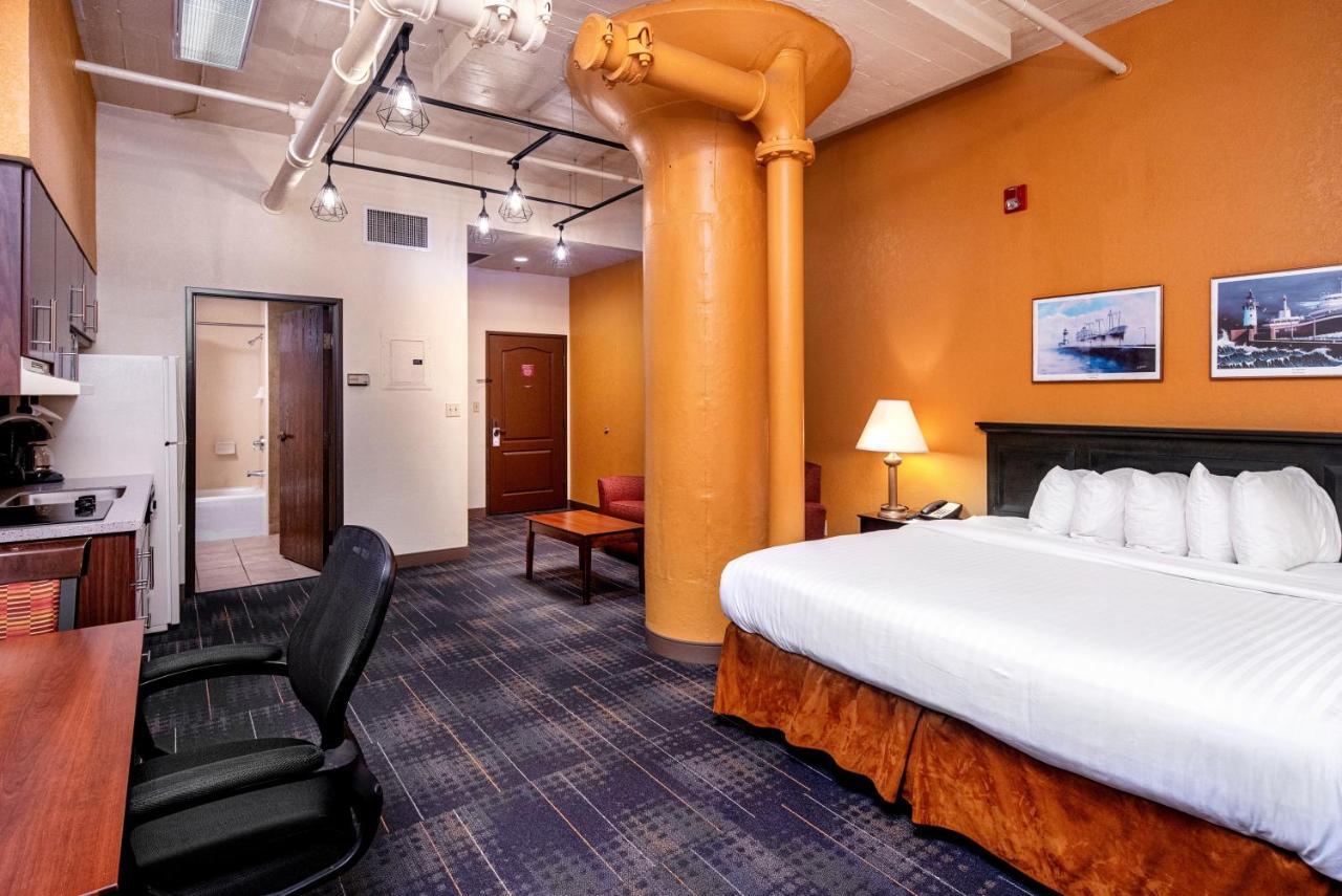 The Suites Hotel At Waterfront Plaza 덜루스 외부 사진