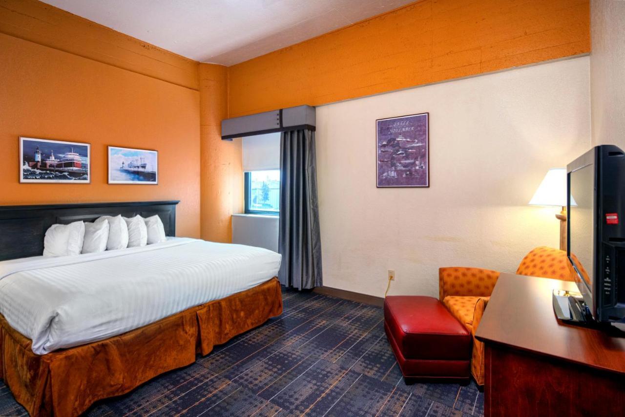 The Suites Hotel At Waterfront Plaza 덜루스 외부 사진